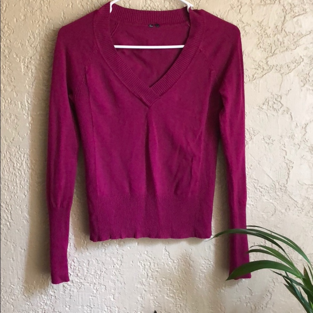🏖Cute magenta sweater v neck long sleeve